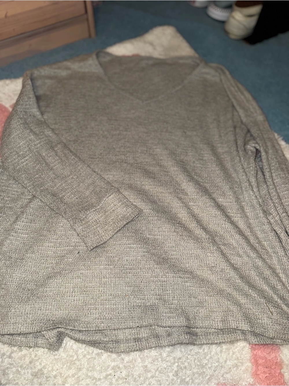 American Eagle Outfitters Heather Gray V-Neck Knit Top